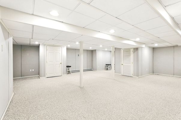 Empty room, Interior, Recessed Lighting