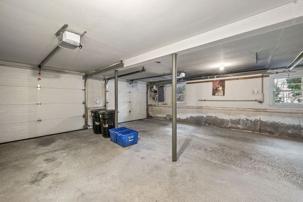 Garage, Interior