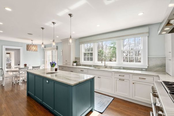 Chandelier, Dining room, Interior, Kitchen, Pendant Lights, Recessed Lighting, Wood Texture Flooring