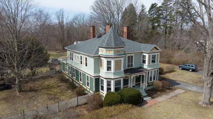 Exterior, Facade, Queen Anne Victorian