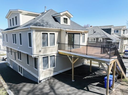 Exterior, Facade, Queen Anne Victorian
