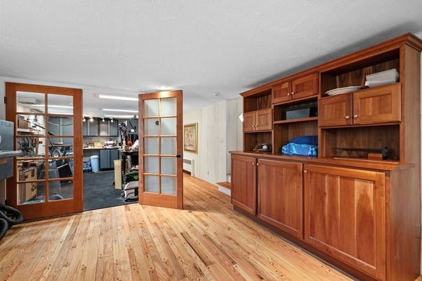 Interior, Recessed Lighting, Wood Texture Flooring