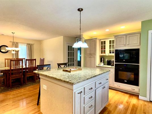 Dining room, Interior, Kitchen, Pendant Lights, Recessed Lighting, Wood Texture Flooring