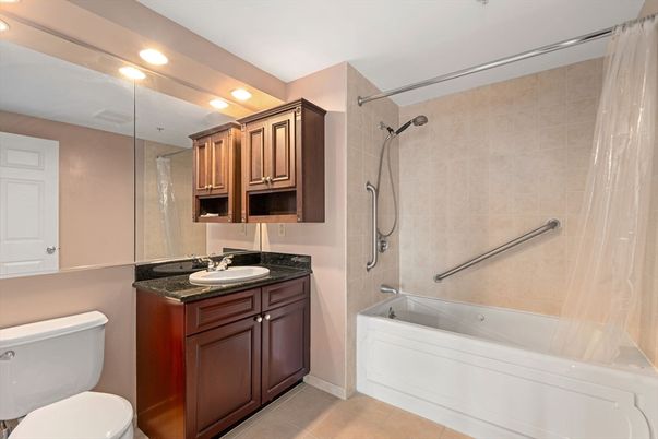Bathroom, Interior, Recessed Lighting