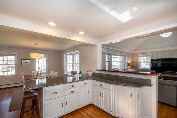 Chandelier, Dining room, Interior, Kitchen, Recessed Lighting, Wood Texture Flooring