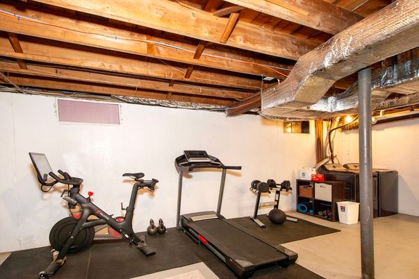 Fitness Equipment, Interior, Wooden Beams