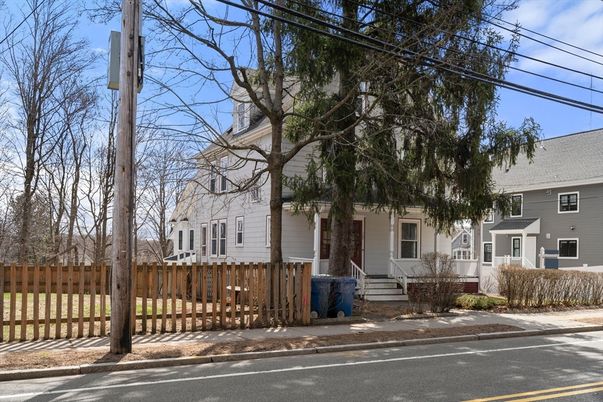 Exterior, Facade, Rowhouse