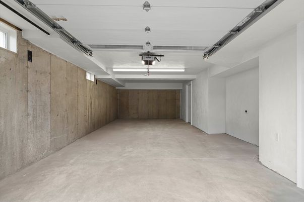 Garage, Interior
