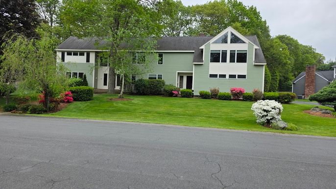 Attached, Exterior, Facade, Farmhouse