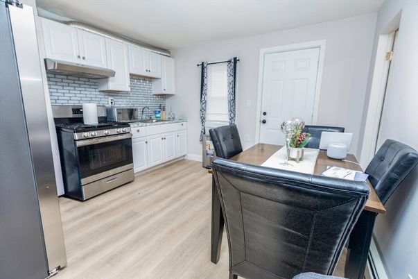 Dining room, Interior, Kitchen, Stainless Steel Appliances, Wood Texture Flooring