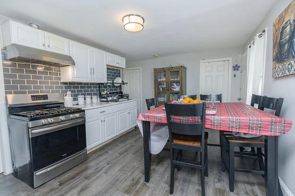 Dining room, Interior, Kitchen, Stainless Steel Appliances, Wood Texture Flooring