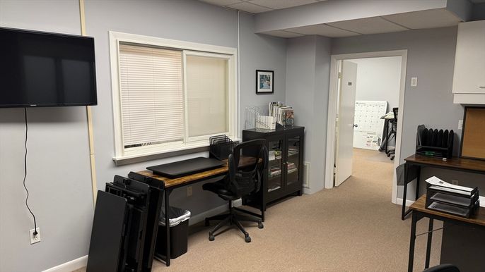 Home Office, Interior