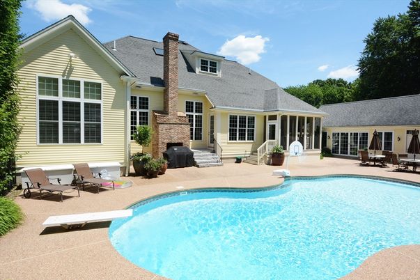 Exterior, Pool