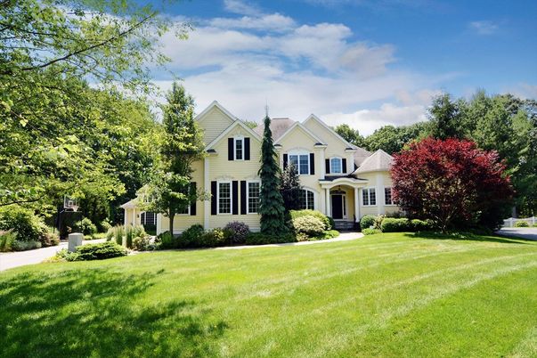 Backyard, Exterior, Facade, Queen Anne Victorian