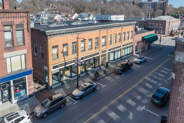 Exterior, Facade, Rowhouse
