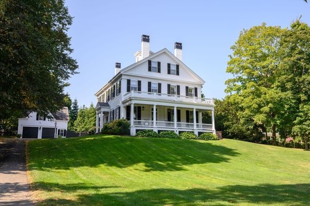 Backyard, Exterior, Facade, Farmhouse