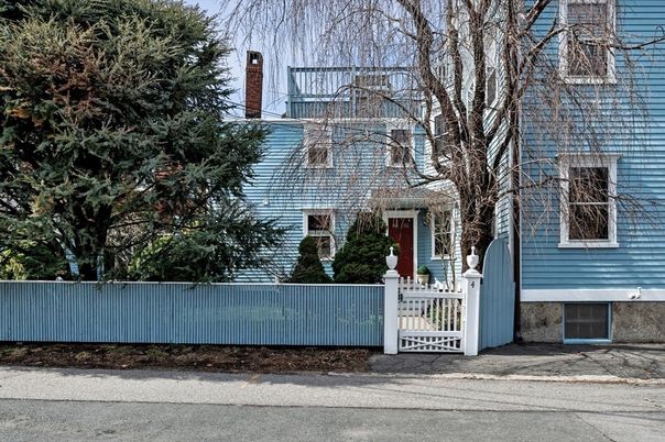Exterior, Facade, None