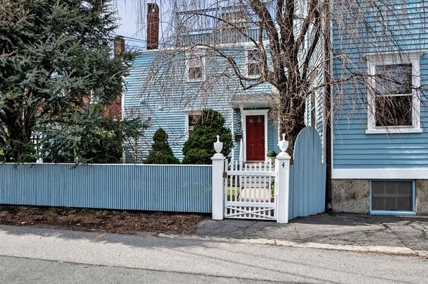 Exterior, Facade, Cape Cod