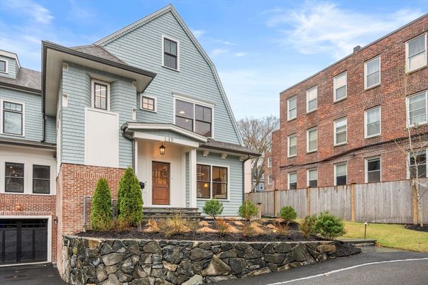 Exterior, Facade, Brick Facade, Rowhouse