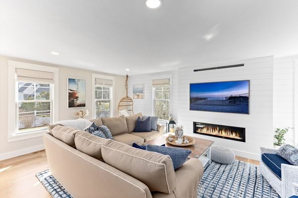 Fireplace, Interior, Living room, Pendant Lights, Recessed Lighting, Wood Texture Flooring