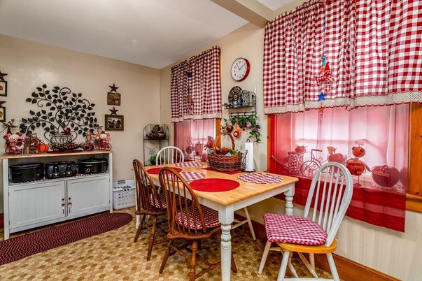 Dining room, Interior