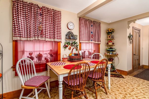 Dining room, Interior