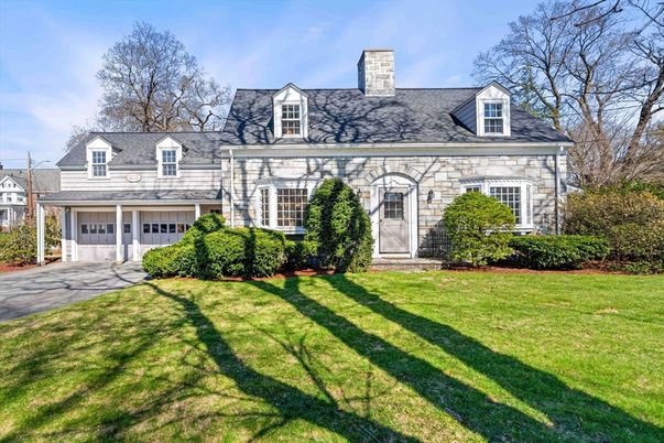 Attached, Exterior, Facade, Cape Cod