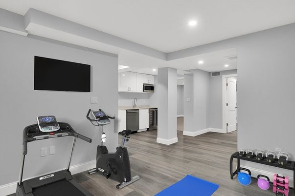 Fitness Equipment, Interior, Recessed Lighting, Wood Texture Flooring