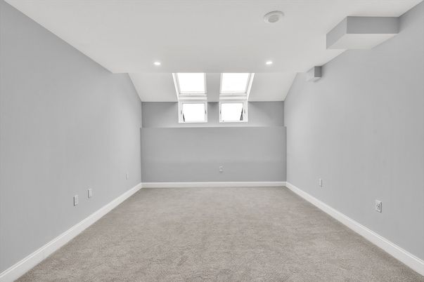 Empty room, Interior, Recessed Lighting