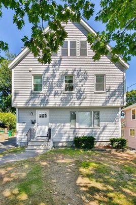 Exterior, Facade, Cape Cod