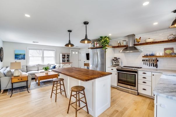 Interior, Kitchen, Living room, Pendant Lights, Recessed Lighting, Stainless Steel Appliances, Wood Texture Flooring