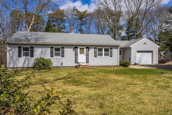Attached, Detached Garage, Exterior, Facade, Cape Cod