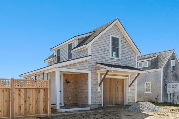Attached, Exterior, Facade, Brick Traditional