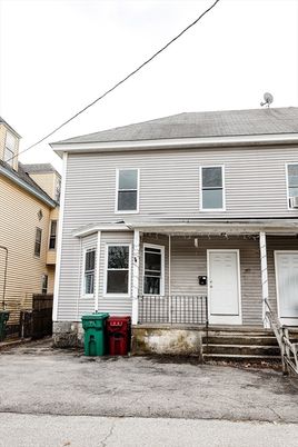 Exterior, Facade, American Foursquare