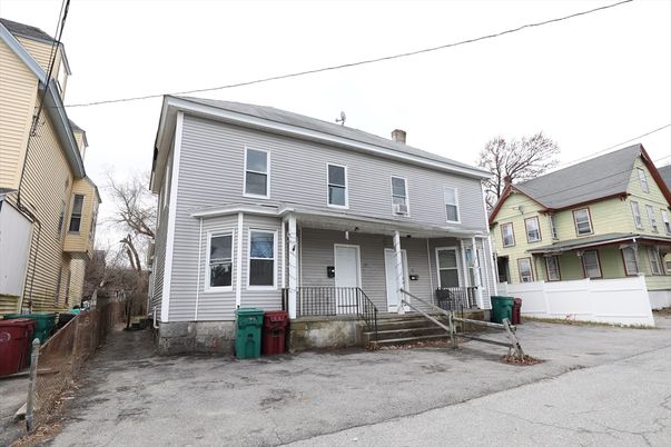 Exterior, Facade, American Foursquare