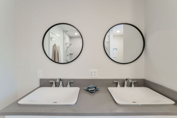Bathroom, Dual Sink Vanities, Interior