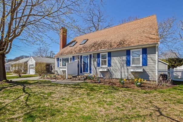 Backyard, Exterior, Facade, Solar Panels, Cape Cod