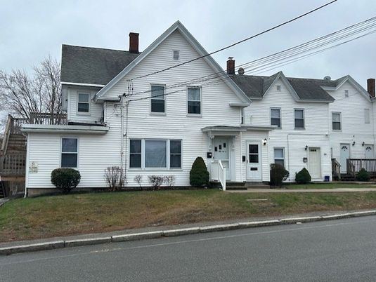 Exterior, Facade, Farmhouse