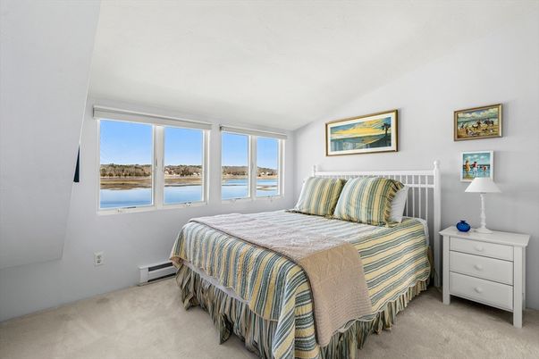Bedroom, Interior, Water