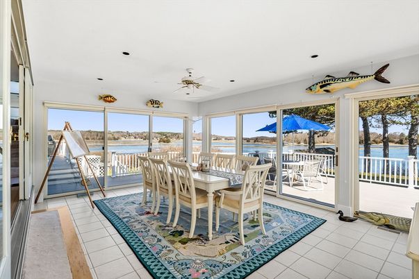 Dining room, Interior, Recessed Lighting, Water