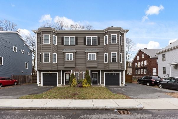 Attached, Exterior, Facade, Rowhouse