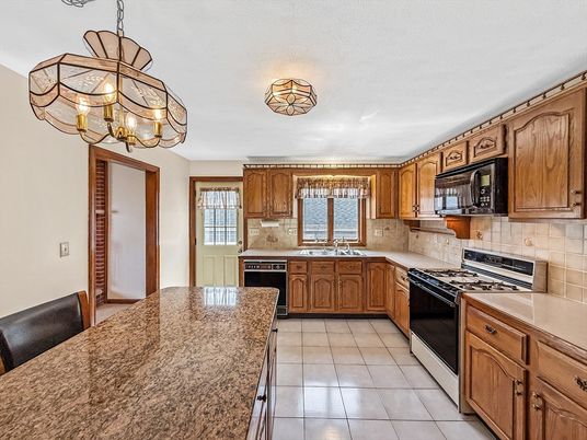 Chandelier, Interior, Kitchen