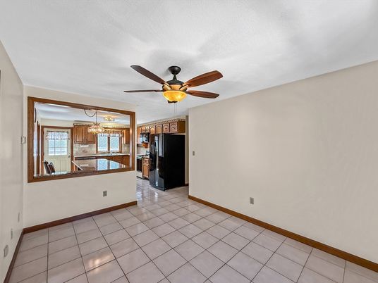 Chandelier, Empty room, Interior, Kitchen