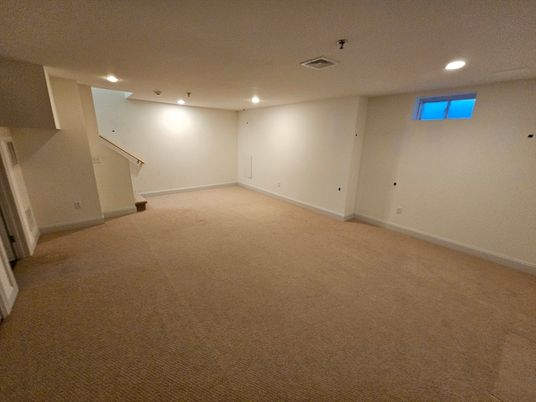 Empty room, Interior, Recessed Lighting
