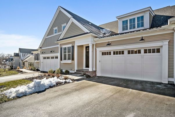 Attached, Exterior, Facade, Farmhouse