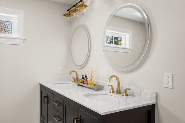 Bathroom, Dual Sink Vanities, Interior