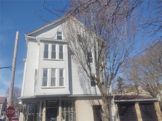 Exterior, Facade, Queen Anne Victorian