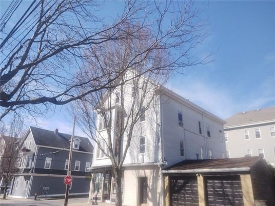Exterior, Facade, Rowhouse