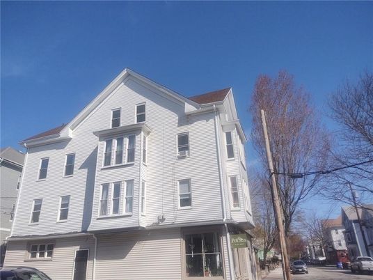 Exterior, Facade, Queen Anne Victorian