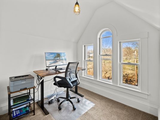 Home Office, Interior